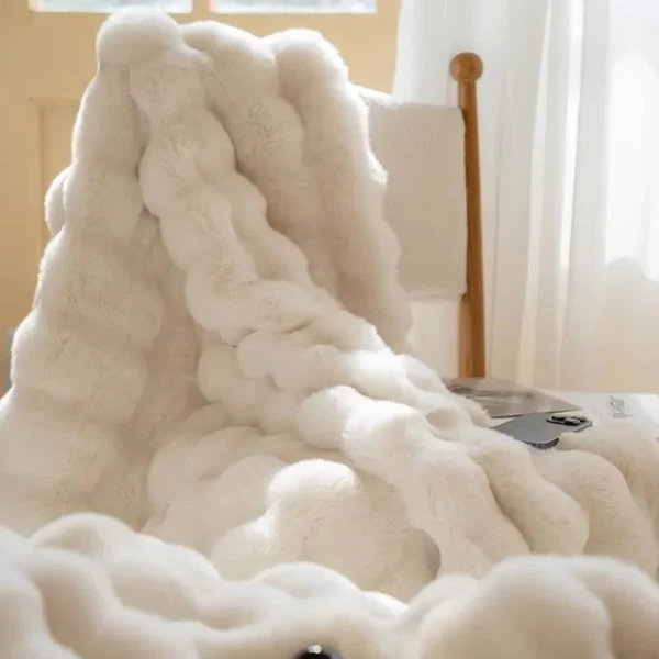 Plush Faux Fur Throw Blanket for Ultimate Comfort