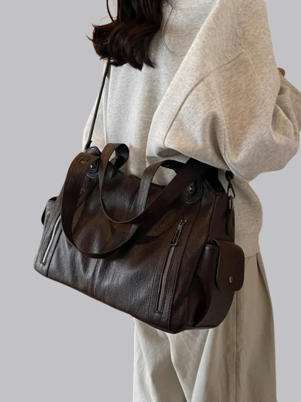 Women's Black Shoulder Bag – Stylish and Spacious with Multiple Compartments