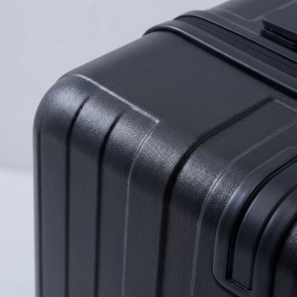 Carry-On Suitcase with Front Pocket – Easy Access and Charging