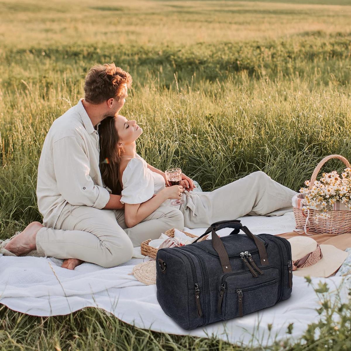 Expandable Travel Duffle Bag with 40–50L Capacity