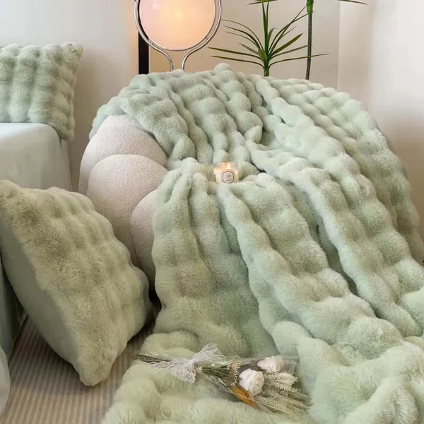 Plush Faux Fur Throw Blanket for Ultimate Comfort