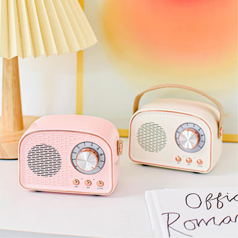 Retro-Style Portable Bluetooth Speaker with High-Quality Sound and Long Battery Life – Compact and Stylish Design