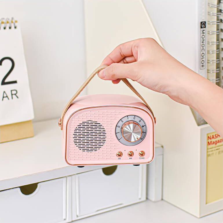 Retro-Style Portable Bluetooth Speaker with High-Quality Sound and Long Battery Life – Compact and Stylish Design