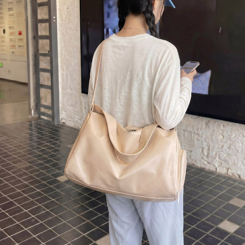 Sport Duffel Bag with Versatile Interior Layout
