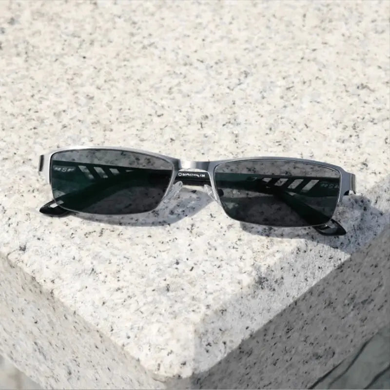 Ultra-Lightweight Multifocal Photochromic Reading Glasses