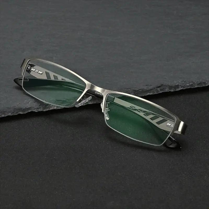 Ultra-Lightweight Multifocal Photochromic Reading Glasses
