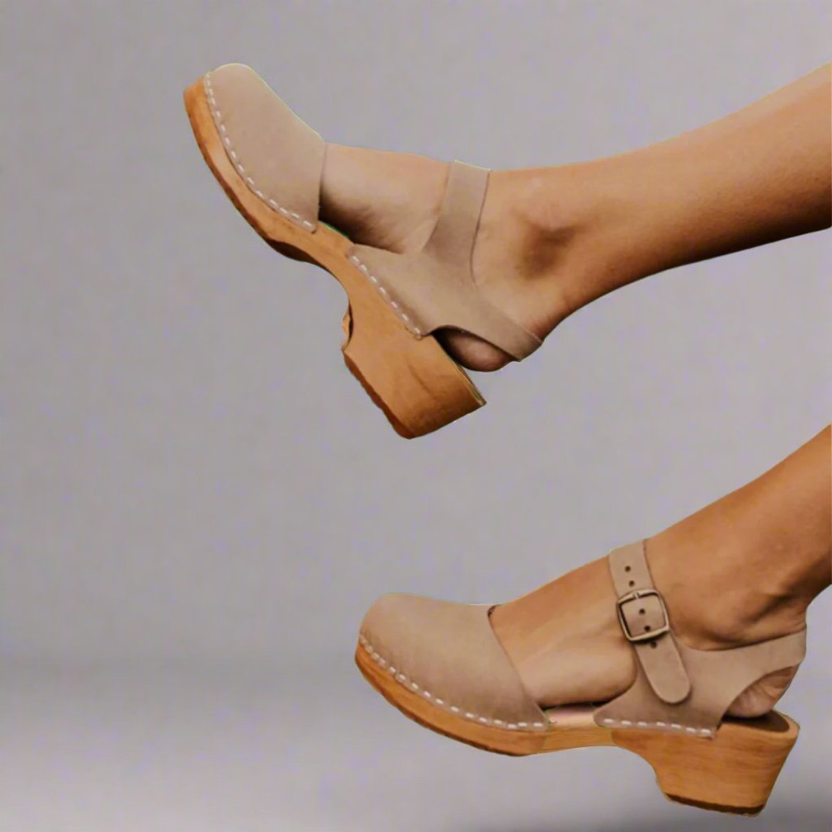 Women's Comfortable Closed-Toe Ankle-Strap Platform Clogs
