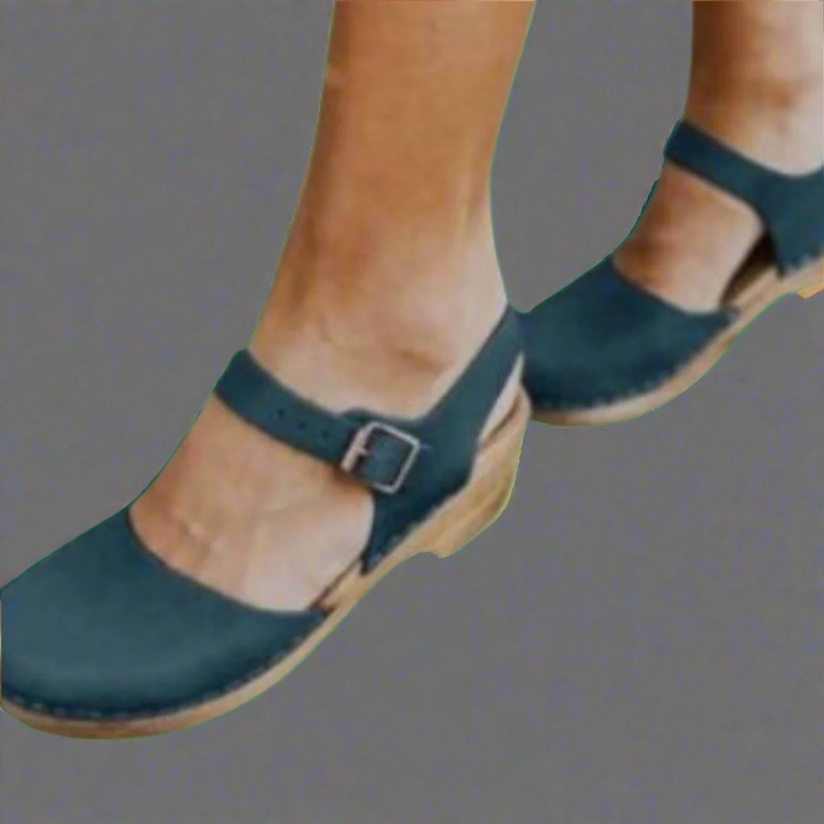 Women's Comfortable Closed-Toe Ankle-Strap Platform Clogs